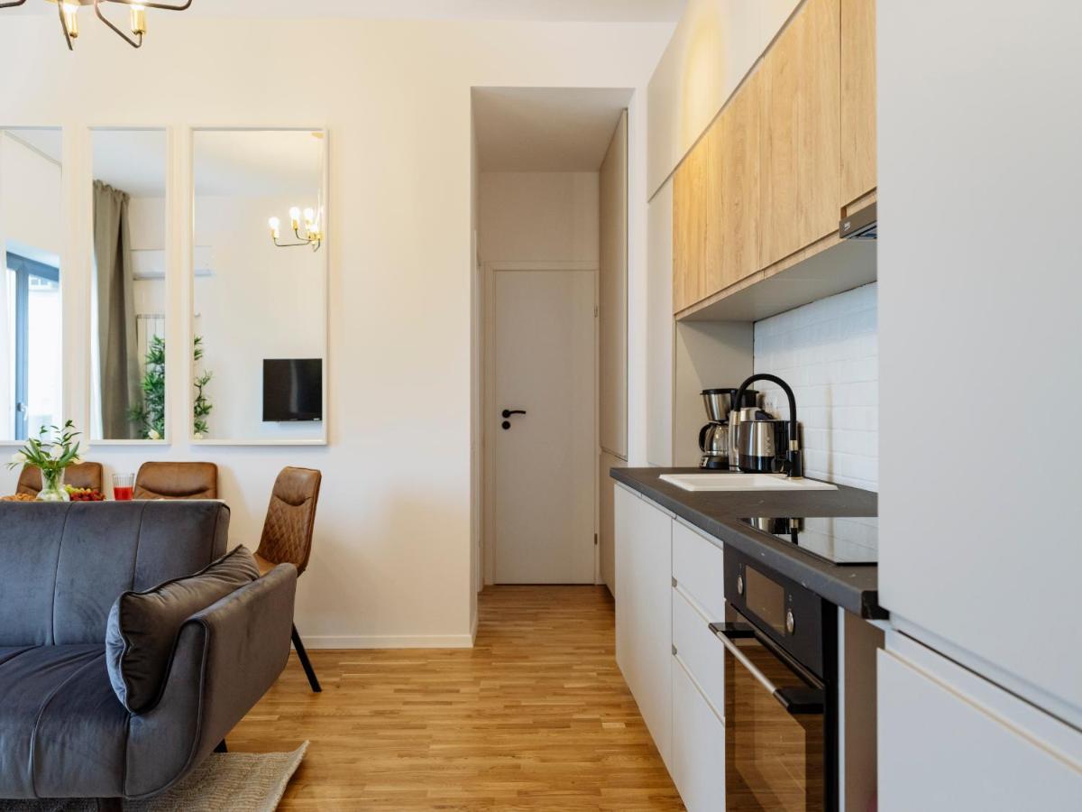 Sunny 2Br Flat - Top Location - Amazing Balcony Bucureşti Ngoại thất bức ảnh
