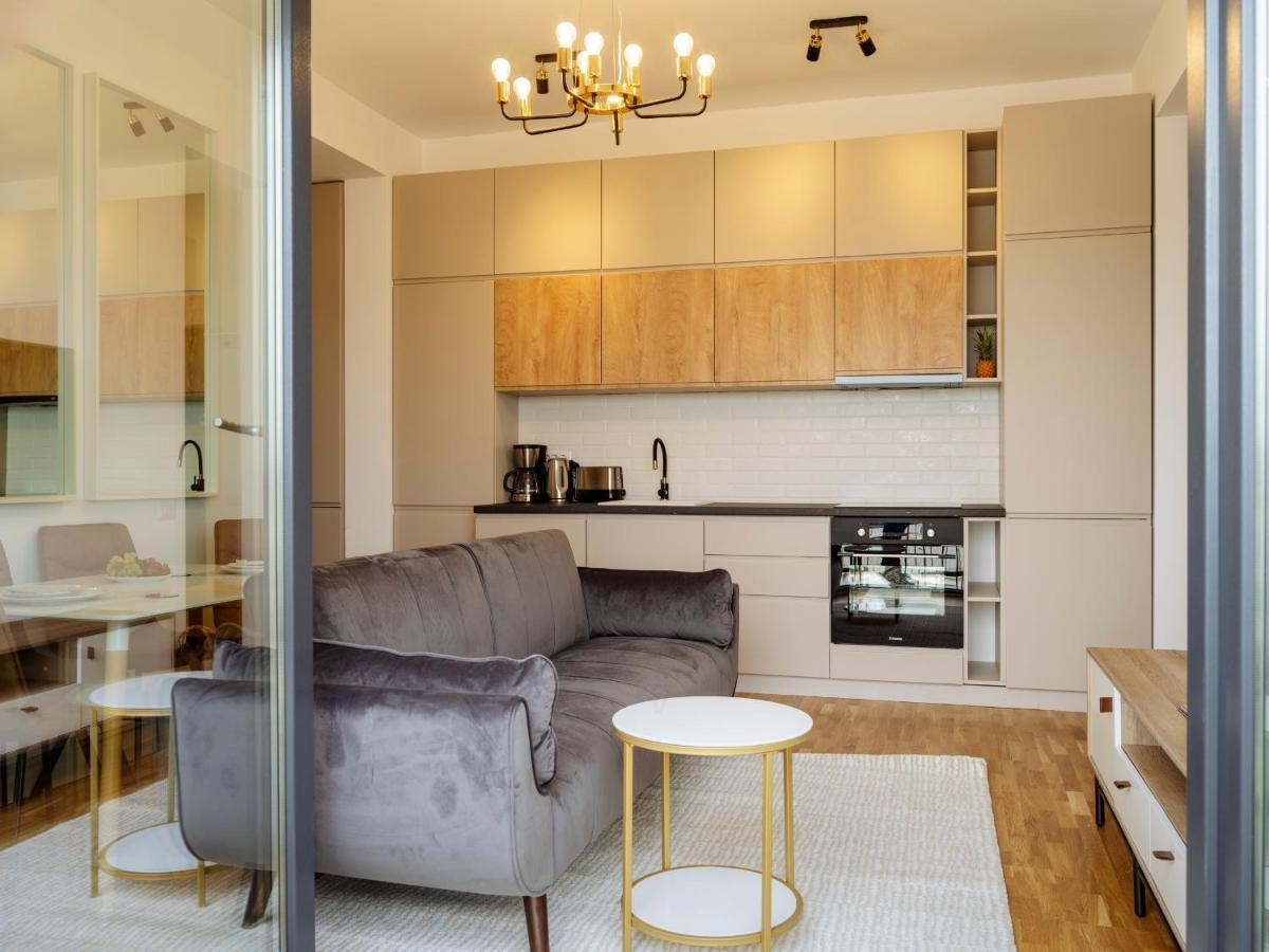 Sunny 2Br Flat - Top Location - Amazing Balcony Bucureşti Ngoại thất bức ảnh