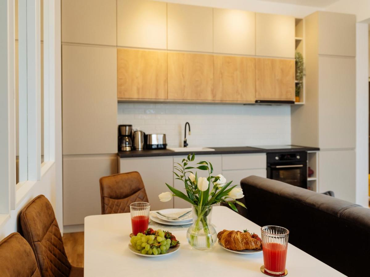 Sunny 2Br Flat - Top Location - Amazing Balcony Bucureşti Ngoại thất bức ảnh