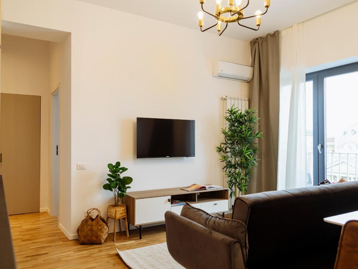 Sunny 2Br Flat - Top Location - Amazing Balcony Bucureşti Ngoại thất bức ảnh