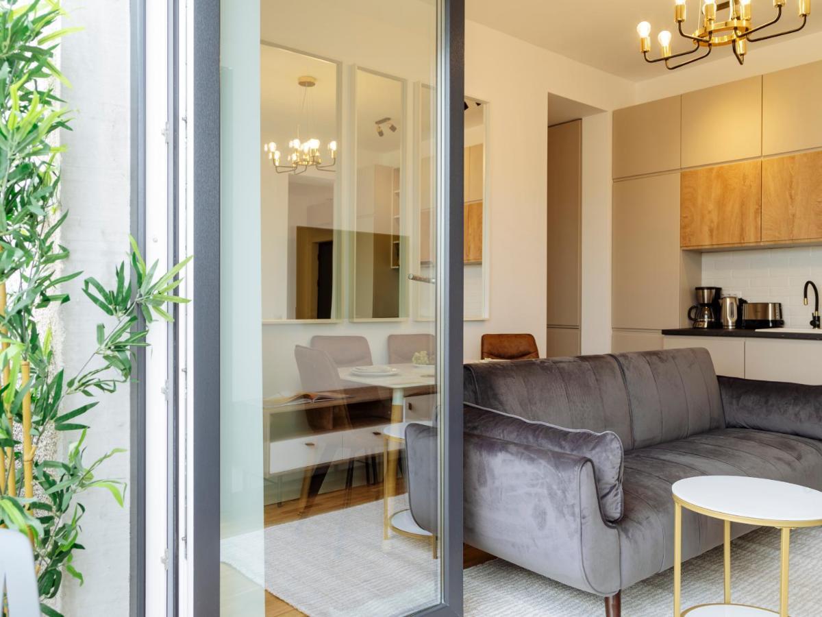 Sunny 2Br Flat - Top Location - Amazing Balcony Bucureşti Ngoại thất bức ảnh